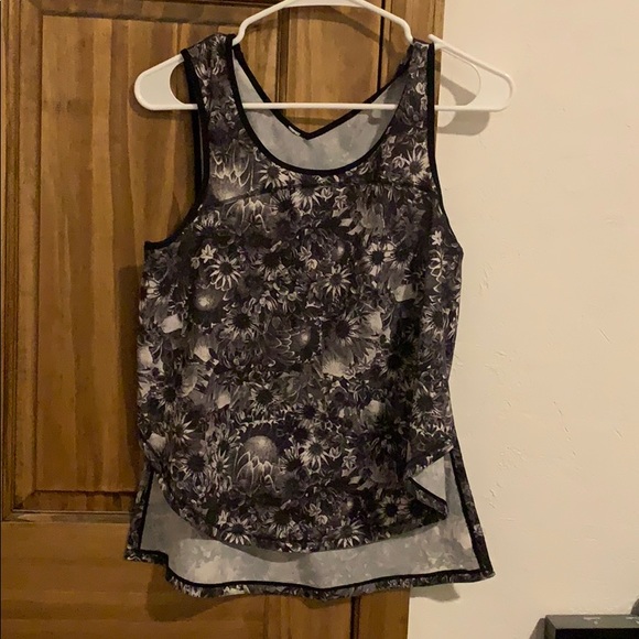 Lulu lemon tank top size M - Picture 1 of 3